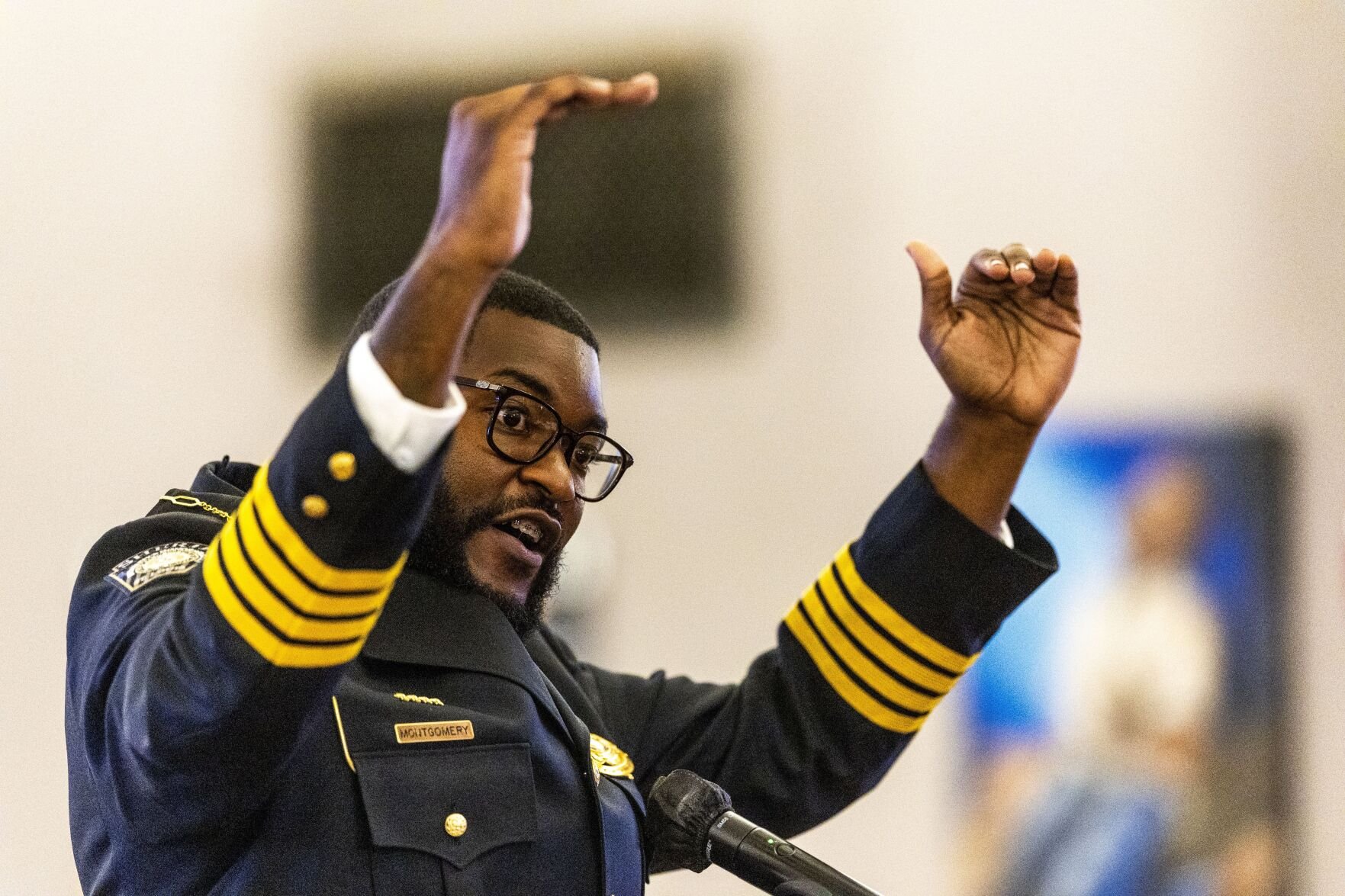 Sheriff Alfred Montgomery speaks to City Aldermen
